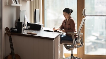 4 Benefits of Ergonomic Furniture for Your Home Office